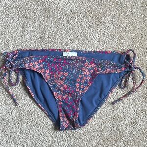 Kirra Anthropologie Floral Multicolor Side Tie Bikini Bottoms.  Size Large